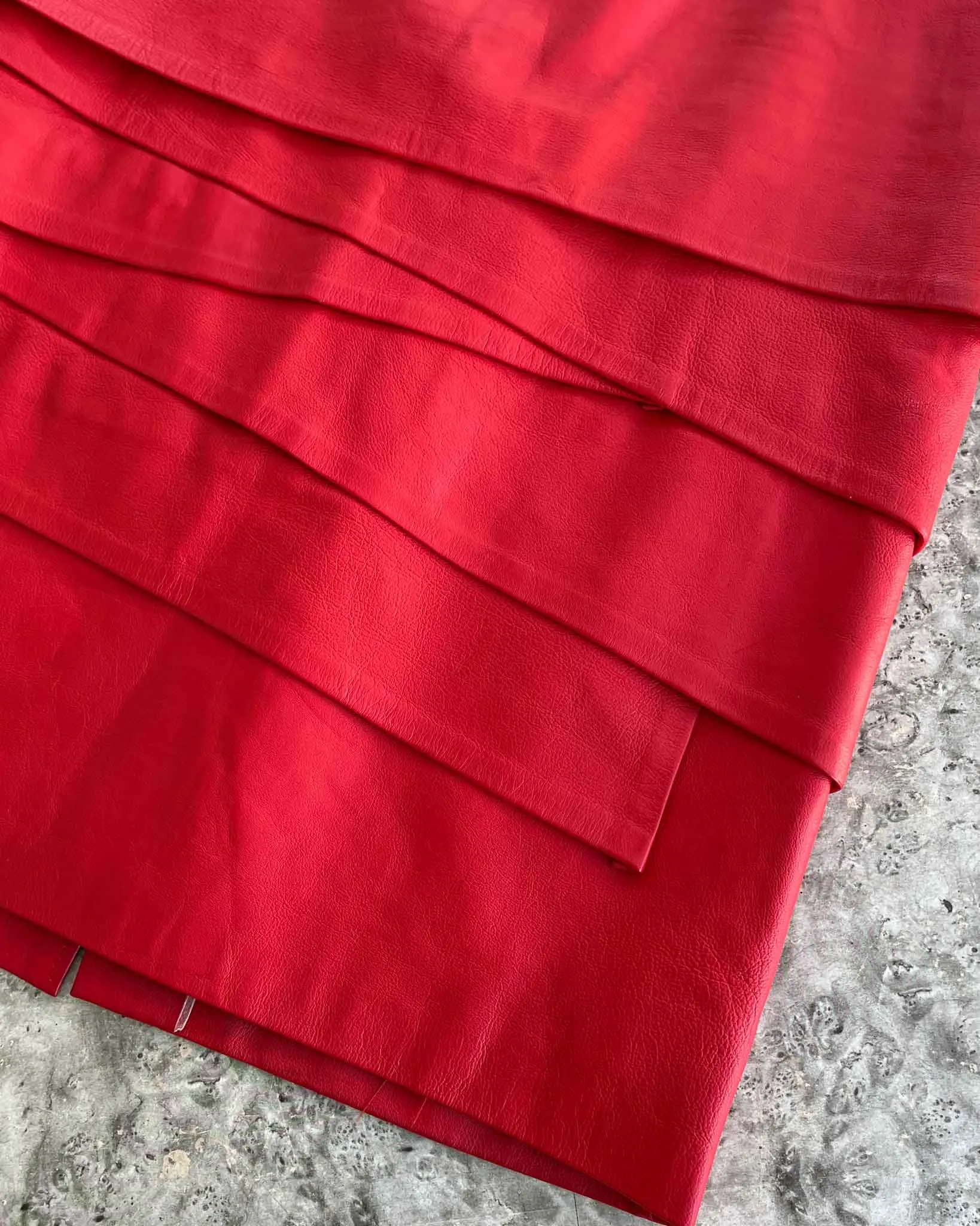 80s Red Leather Midi Skirt | XS