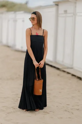 Cato long pleated dress black