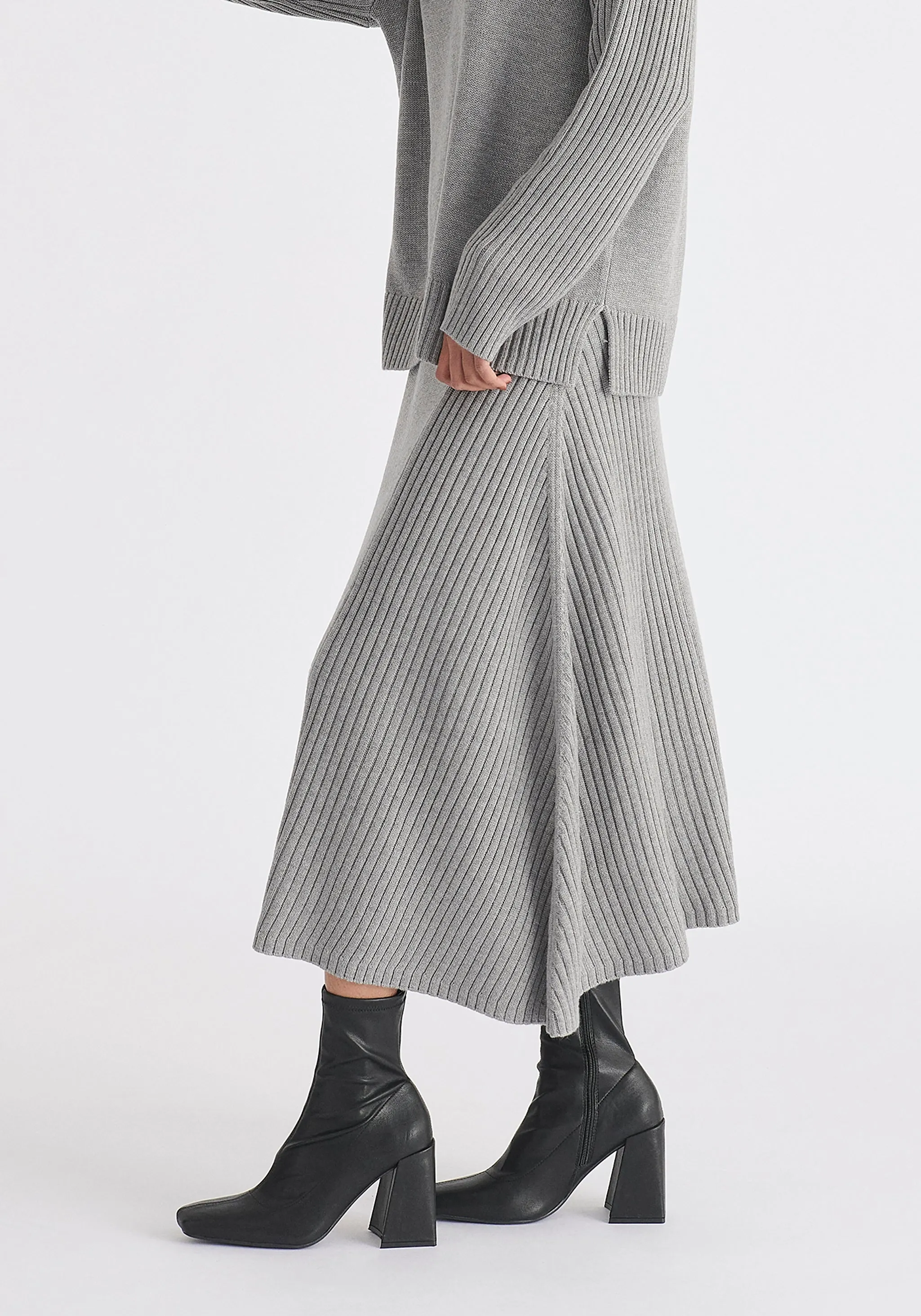 Knitted A-Line Midi Skirt with Ribbed Details