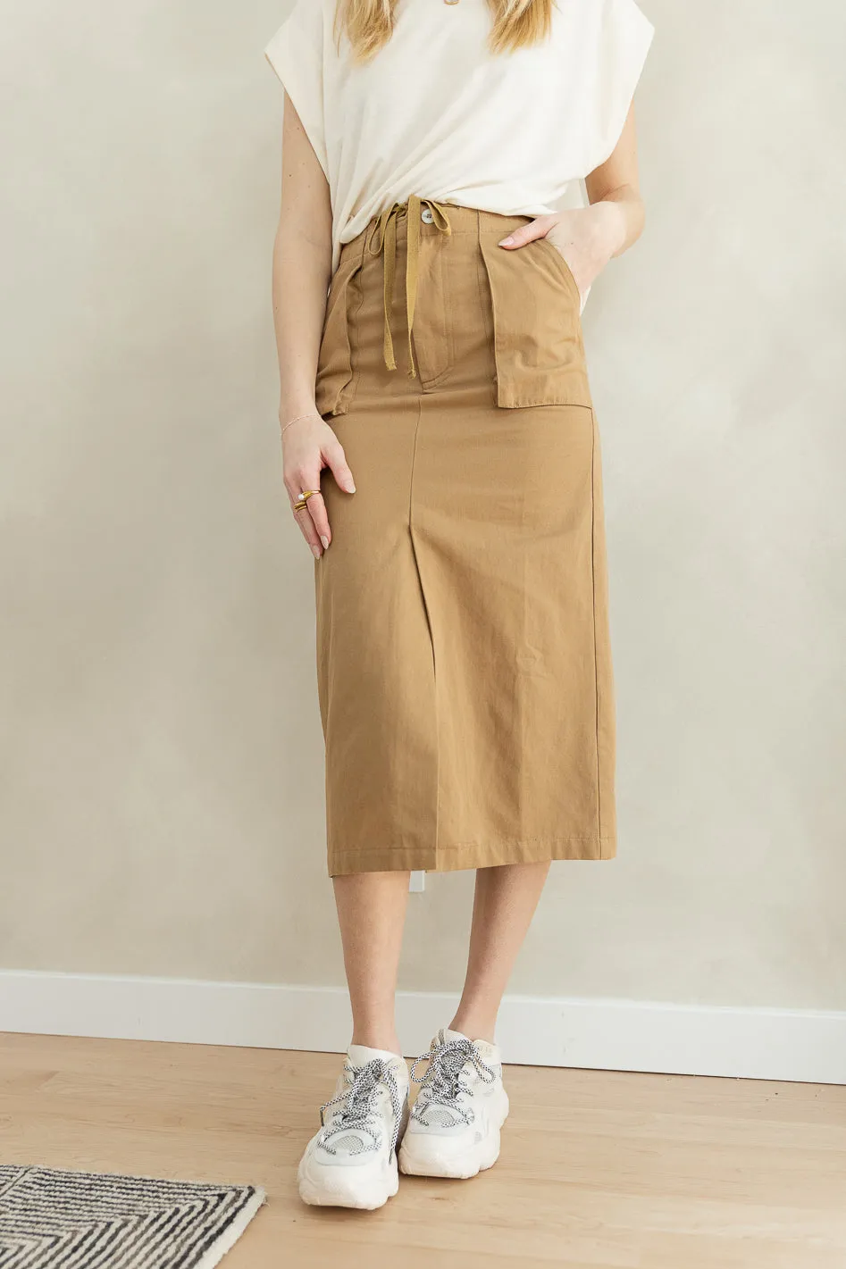 Kylie Midi Skirt in Khaki