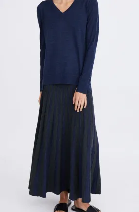 MADISON LONG PLEATED TWO-TONE SKIRT IN FINE MERINO KNIT