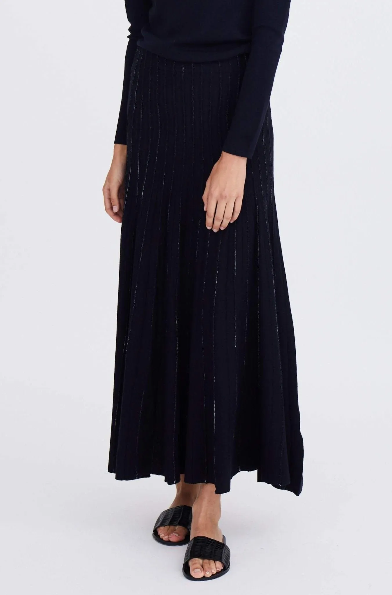 MADISON LONG PLEATED TWO-TONE SKIRT IN FINE MERINO KNIT